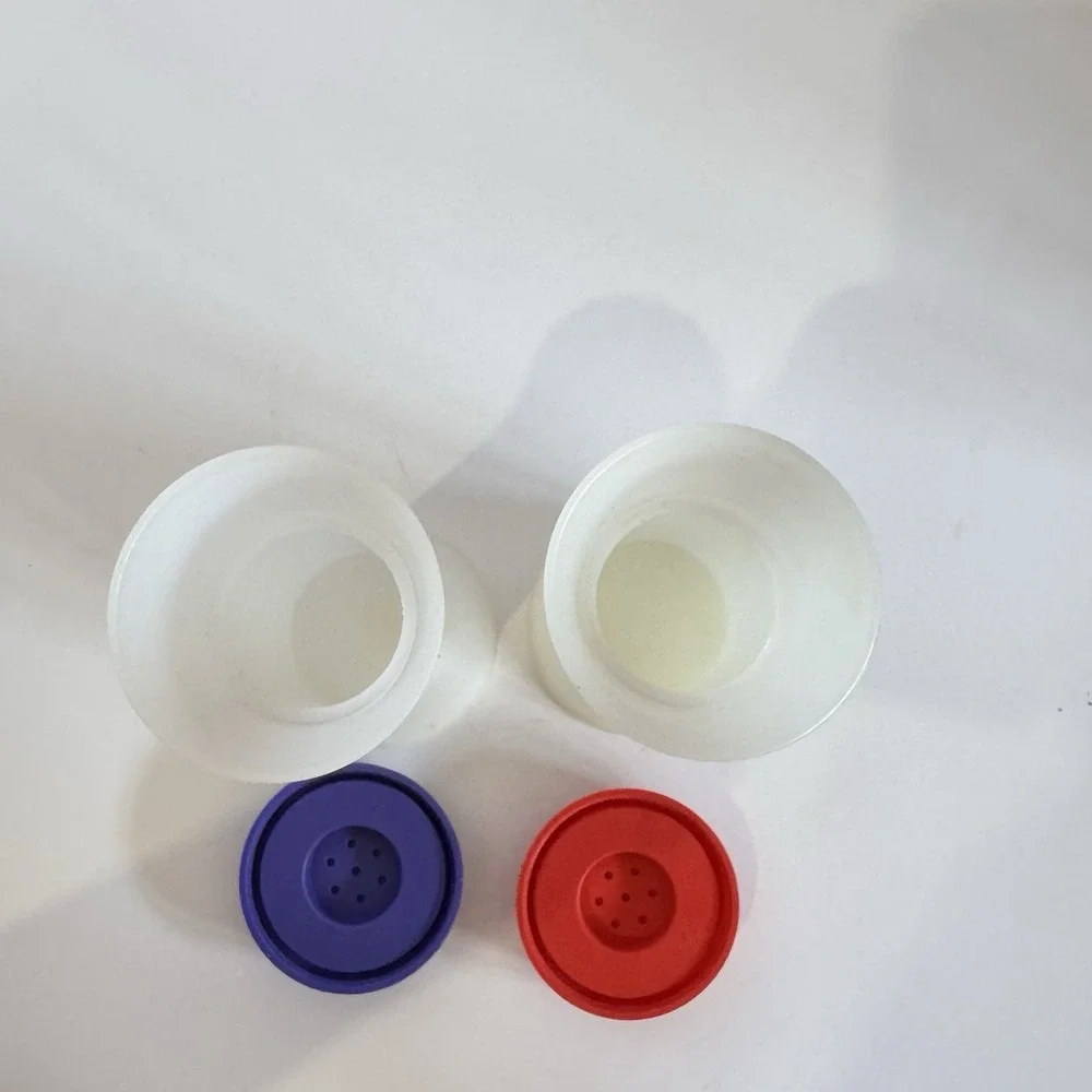 Tupperware Hourglass Salt & Pepper Shakers Blue &‎ Red Top